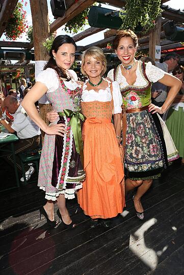 Bilder von der Mercedes-Benz-Damenwiesn mit Uschi Glas, Elisabeth Lanz und Lola Paltinger