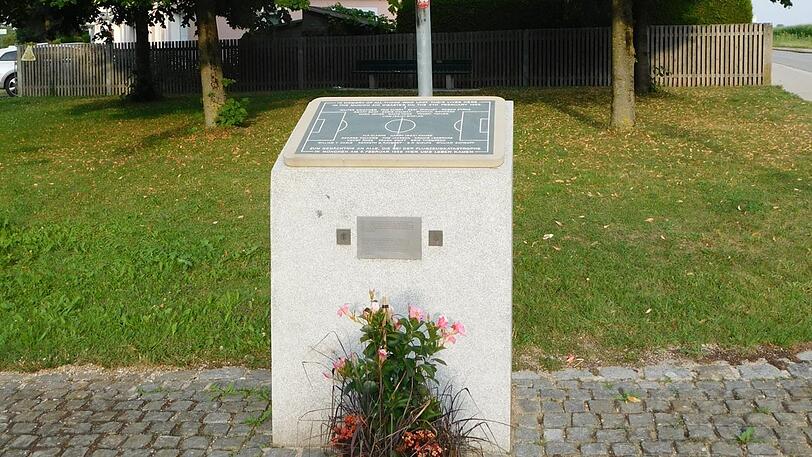 Gedenktafel am Manchesterplatz.