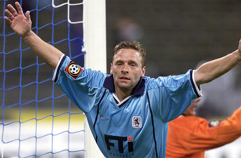 1. Oktober 1999: Thomas Häßler feiert sein Kopfballtor zum 2:0 der Löwen gegen Arminia Bielefeld.