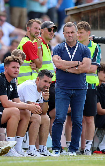 Auch L&ouml;wen-Boss Manfred Paula ist in Moorenweis dabei.