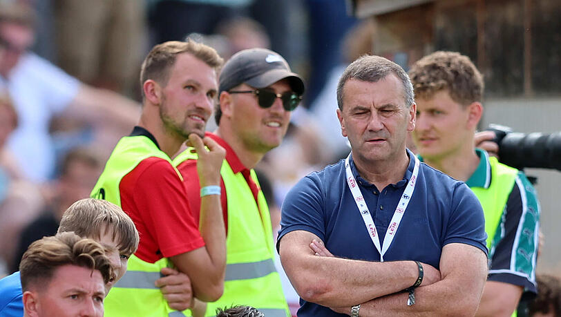 Auch L&ouml;wen-Boss Manfred Paula ist in Moorenweis dabei.