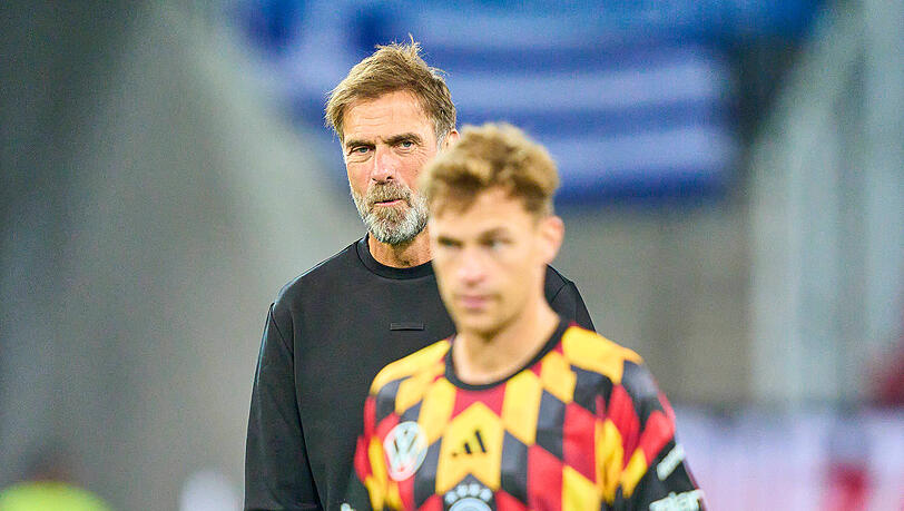 Bundestrainer Jürgen Klopp (l.) und sein Kapitän Joshua Kimmich. Bundestrainer Jürgen Klopp (l.) und sein Kapitän Joshua Kimmich.