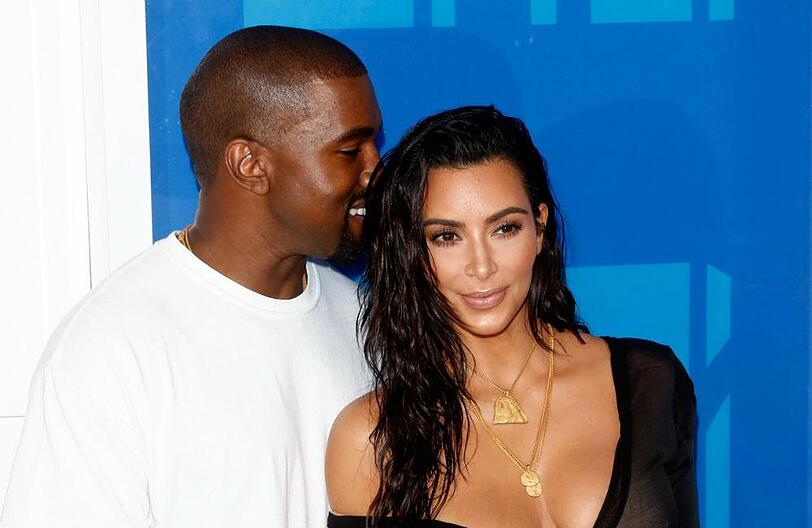 Ehekrise? Ein Vertrauter will wissen, dass sich Kim Kardashian von Kanye West scheiden lassen will.