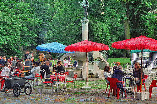 Bei hoffentlich schönem Wetter wird am kommenden Wochenende von 12 bis 20 Uhr der Sommerkiosk in der Rosenau stattfinden.