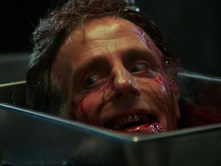Dr. Carl Hill ( David Gale) als sprechender Kopf in "Re-Animator"