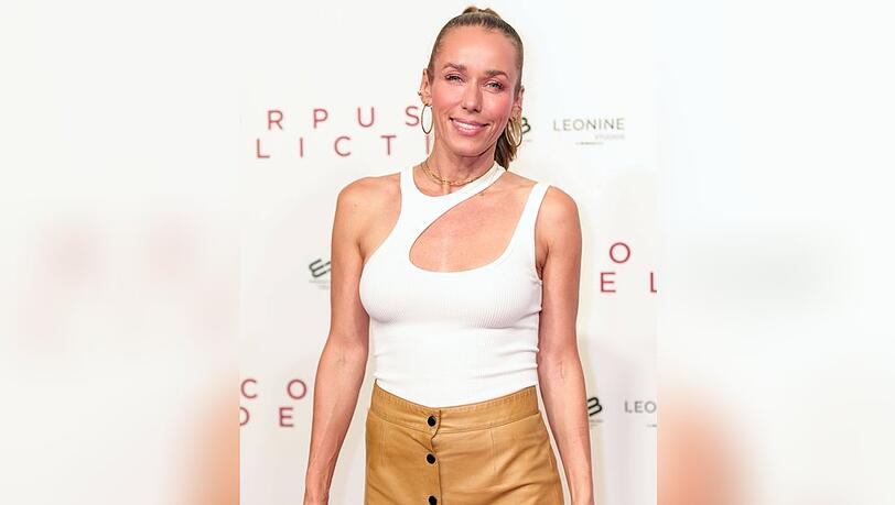 Annemarie Carpendale ist seit 2013 mit Wayne Carpendale verheiratet. Annemarie Carpendale ist seit 2013 mit Wayne Carpendale verheiratet.