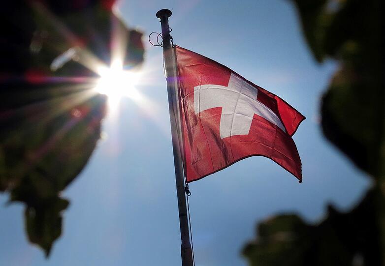 In der Schweiz wurde ein neues Parlament gewählt, die Tendenz bleibt Rechts.