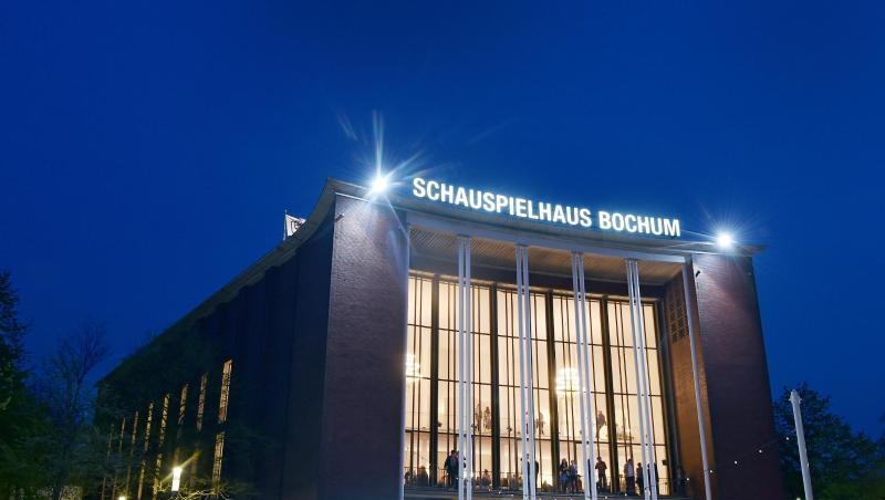 Wegen eines Wasserschadens muss das Schauspielhaus Bochum den Spielbetrieb in seinem Großen Haus einstellen. Wegen eines Wasserschadens muss das Schauspielhaus Bochum den Spielbetrieb in seinem Großen Haus einstellen.