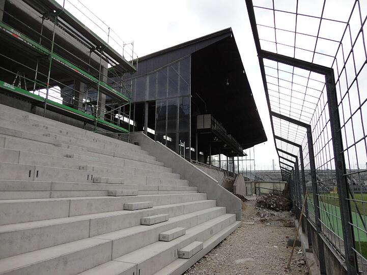Der Umbau des Grünwalder Stadions schreitet voran.