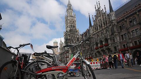 Der Marienplatz wird komplett zur Fußgängerzone umgebaut - Radl, Taxis und Busse verschwinden dann.