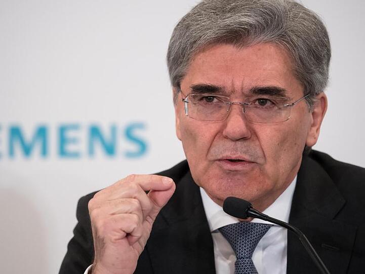 Joe Kaeser, Vorstandsvorsitzender der Siemens AG, nimmt an einer Pressekonferenz teil. Foto: Sven Hoppe/Archivbild