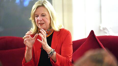 Katja Wildermuth im im Barocksaal des Deutschen Theaters.