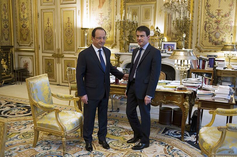 Frankreichs neuer Premierminister Manuel Valls trifft im Elysée Palast auf den französischen Präsidenten Francois Hollande. Valls gilt als der aktuelle Hoffnungsträger für die französische Wirtschaft und Politik.