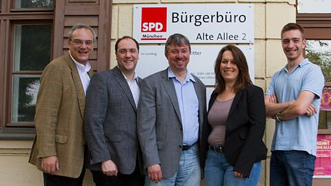 v.l.n.r. Florian Ritter, MdL; Pascal Fuckerieder; Christian Müller; Stephanie Junggunst; Sebastian Kratzer
Nicht auf dem Bild: Katja Weitzel, Bezirksrätin; Christiane Schenk; Christel Dill