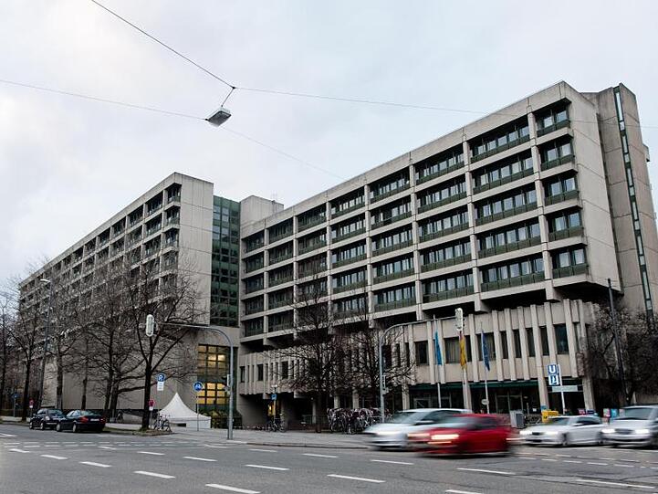 Die Fassade des Gerichtsgebäudes für das Landgericht I in München. Foto: Matthias Balk/Archivbild