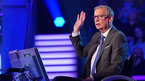 "Wer wird Millionär?": Für 16.000 Euro möchte Günther Jauch Fachwissen über Hunderassen von seinem Kandidaten wissen.