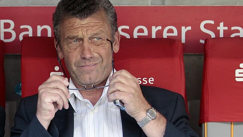 Sportchef Florian Hinterberger ist auf der Suche nach Verstärkung für die Löwen.