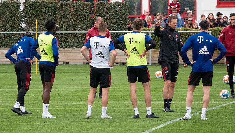 Nach den Leistungstests am Samstag bittet Julian Nagelsmann die Bayern-Profis am kommenden Montag zum ersten Training. (Archivbild)