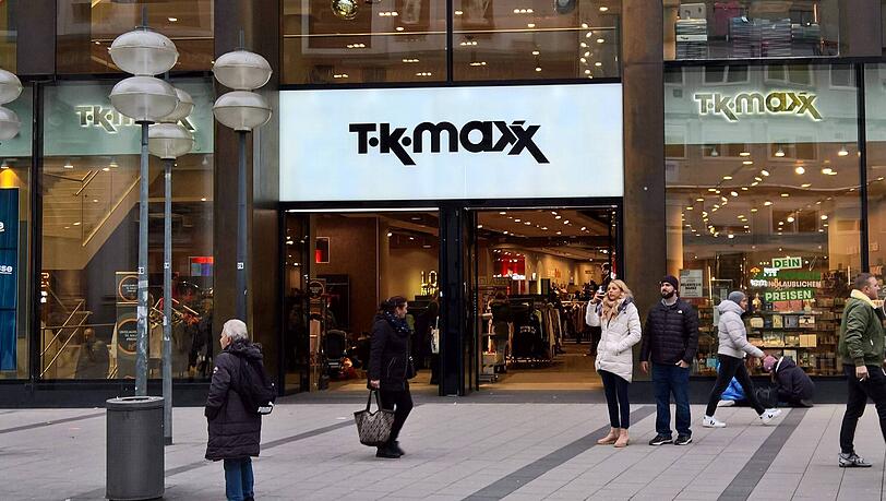 Die Filiale von TK maxx in der M&uuml;ncner Fu&szlig;g&auml;ngerzone. Hier sind bei einem familienstreit ordentlich die Fetzen geflogen. Die Polizei ermittelt.