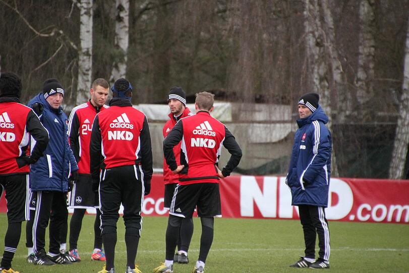Ohne die Nationalspieler trainiert am Dienstagnachmittag nur ein kleiner Kreis am Valznerweiher.