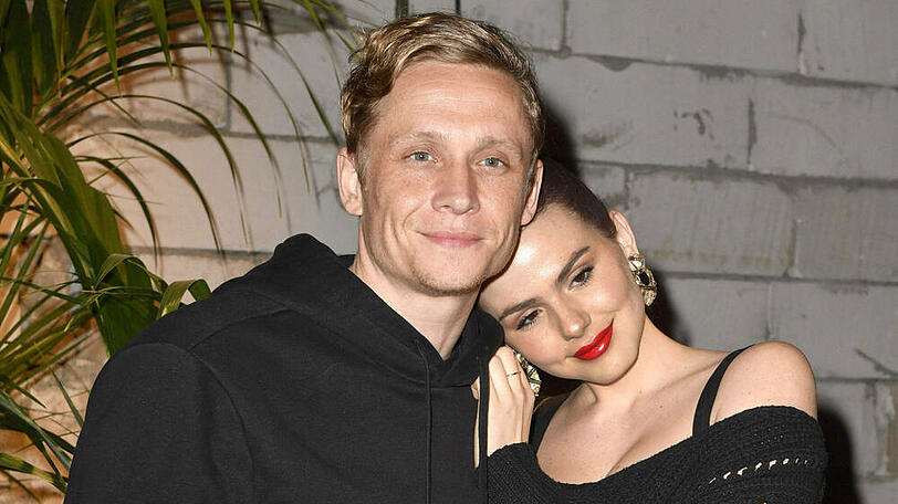 Matthias Schweighöfer und Ruby O. Fee sind nach wie vor schwer verliebt.