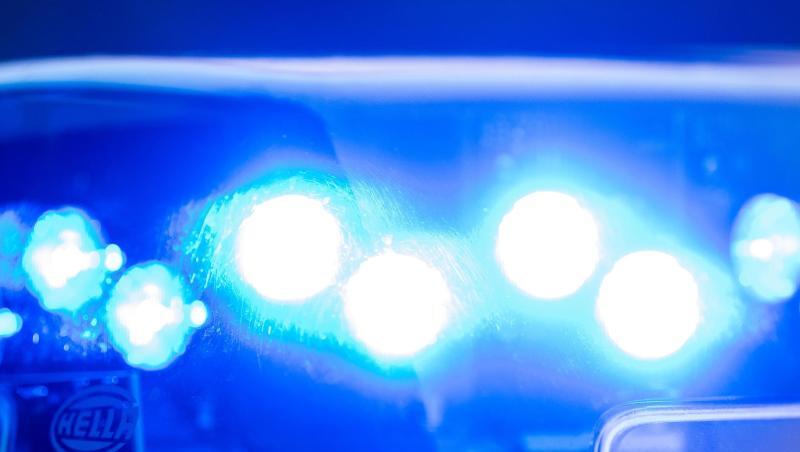 Ein Blaulicht an einer Polizeistreife. Foto: Lino Mirgeler/dpa/Symbolbild Ein Blaulicht an einer Polizeistreife. Foto: Lino Mirgeler/dpa/Symbolbild