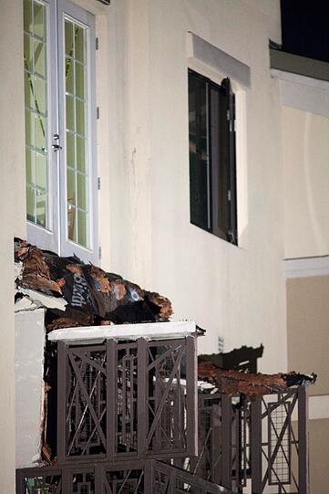 Bei einer Party in der kalifornischen Uni-Stadt Berkeley bricht ein Balkon ab. Sechs Studenten kommen dabei ums Leben.