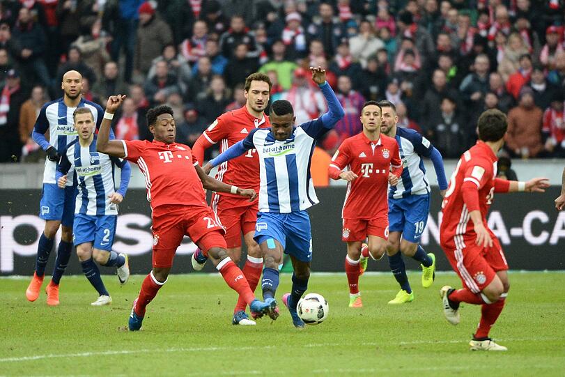 Mats Hummels: Note 3 - Zu passiv und zu spät bei Herthas 1:0 durch Ibisevic. Andererseits immer wieder auf der Höhe, wenn er Fehler der Kollegen ausbügeln musste &ndash; sehr aufmerksam. Stoppte einen Konter mit einem taktischen Foul, sah dafür Gelb.