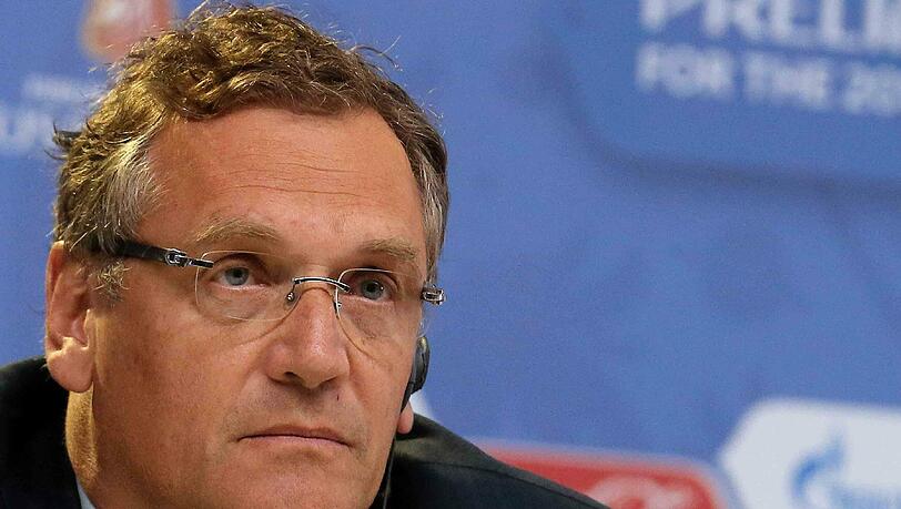 Nach Sepp Blatter und Michel Platini wird auch er gesperrt: Jerome Valcke. Nach Sepp Blatter und Michel Platini wird auch er gesperrt: Jerome Valcke.