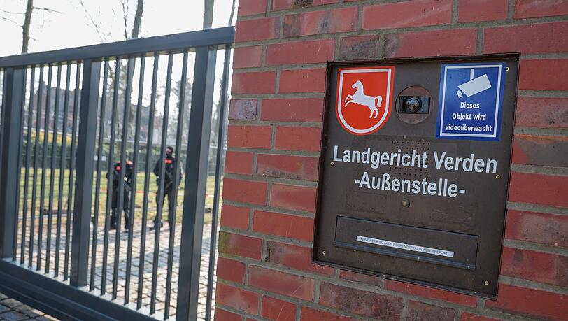 Ein Sprengstoffhund hat w&auml;hrend des Verhandlungstermins im Prozess gegen Daniela Klette angeschlagen. (Symbolfoto)