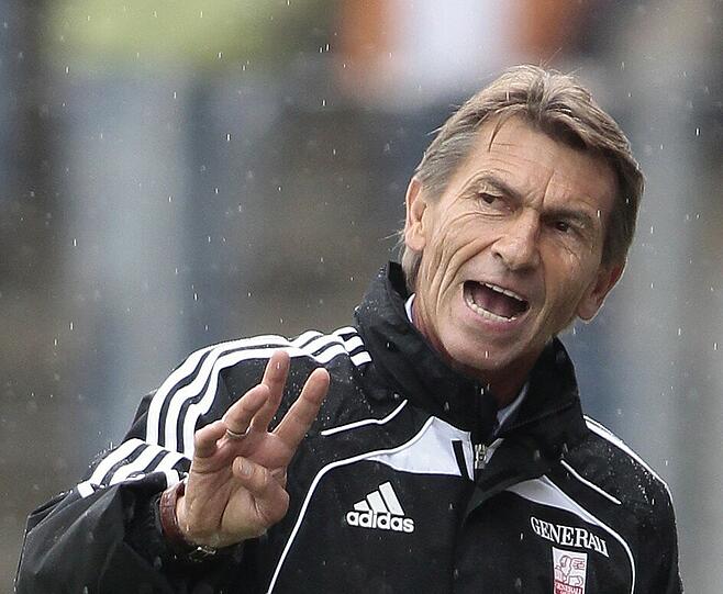 Realistischer wäre da schon der ehemalige Unterhaching-Trainer Klaus Augenthaler.