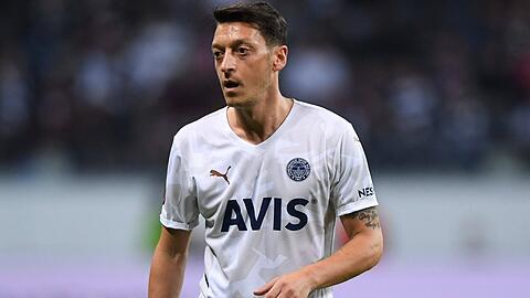 Mesut Özil ist jetzt zweifacher Vater.