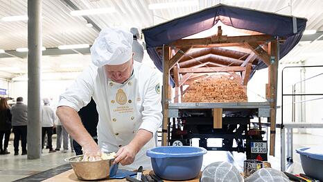 Reichlich Butter, Zucker und Puderzucker kamen dazu.