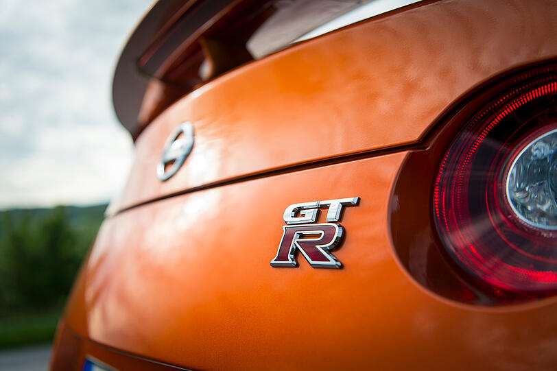 Das Typenschild des GT-R steht seit 1969 für sehr sportliche Nissan-Fahrzeuge.