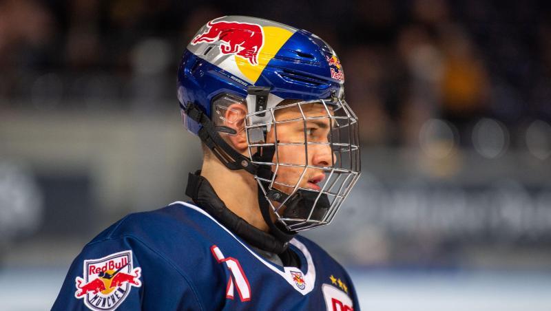 John Jason Peterka von Red Bull München wird für einige Wochen nach Salzburg verliehen.