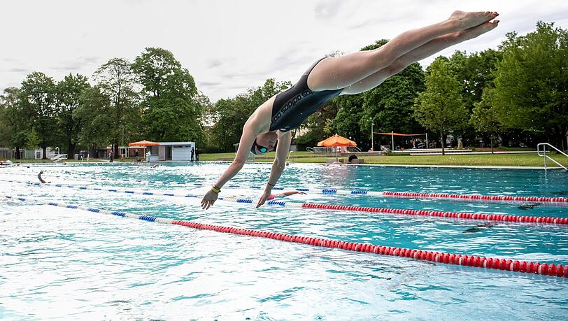 Ohne Anstehen ins Freibad, in den Zoo oder ins Museeum: Wer die München App hat, soll nicht mehr in der Schlange stehen müssen.