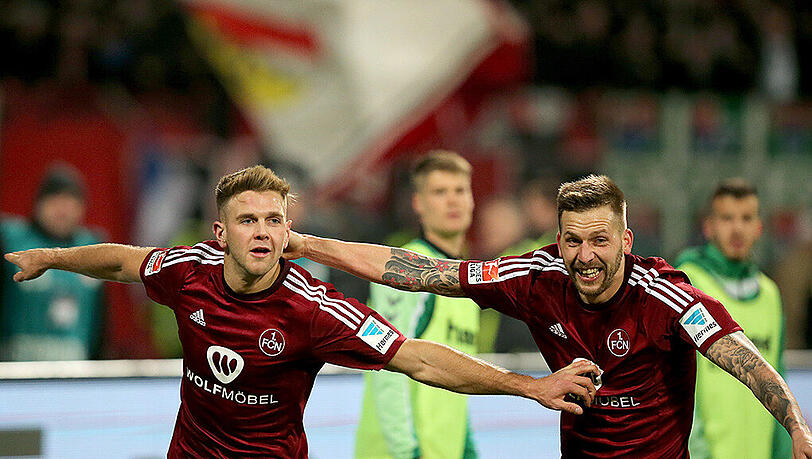 Der 1. FC Nürnberg konnte das Franken-Derby gegen die SpVgg Greuther Fürth für sich entscheiden. Der 1. FC Nürnberg konnte das Franken-Derby gegen die SpVgg Greuther Fürth für sich entscheiden.