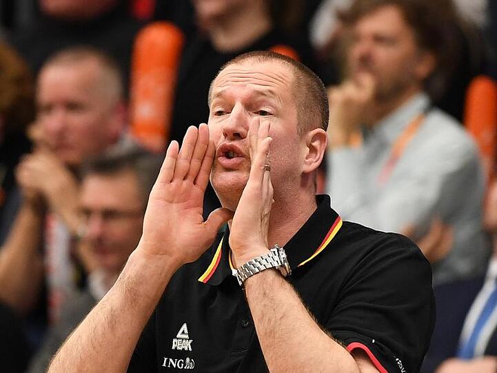 Bundestrainer Henrik Rödl kassierte mit den deutschen Basketballern in Großbritannien eine unnötige Niederlage.