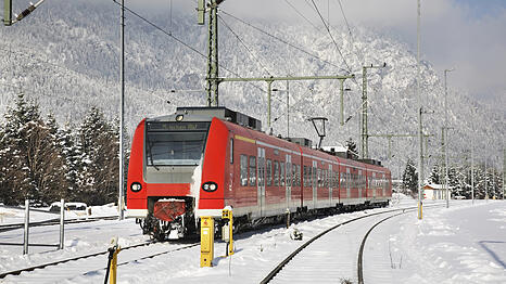 Der Regionalzug nach M&uuml;nchen in Garmisch-Partenkirchen. Ab 2026 kann man mit dem MVV-Ticket durchfahren.