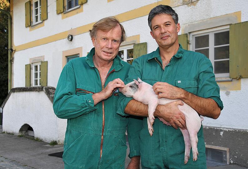 Bruno Reichart und die Schweinchen: Der Herzchirurg würde gerne Menschen mit Schweinherzen das Leben retten. In dert AZ erklärt der weltbekannte Arzt sein spektakuläres Projekt