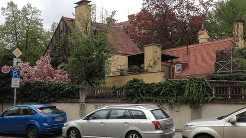 Stoßstange an Stoßstange &ndash; gewohntes Bild in München.