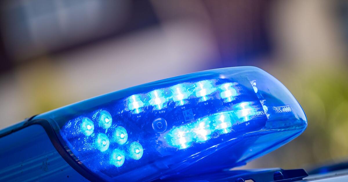 Lastwagen-kippt-auf-A7-um-Bergung-gestaltet-sich-schwierig