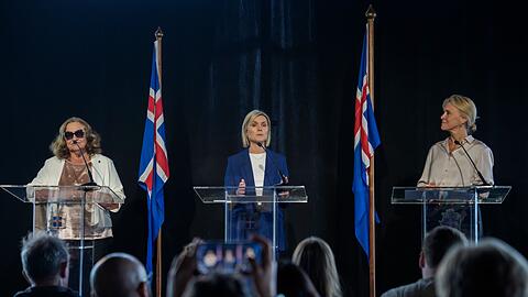 Regierungschefin Kristrún Frostadóttir (M.) warb erfolglos für das "Ja". Regierungschefin Kristrún Frostadóttir (M.) warb erfolglos für das "Ja".