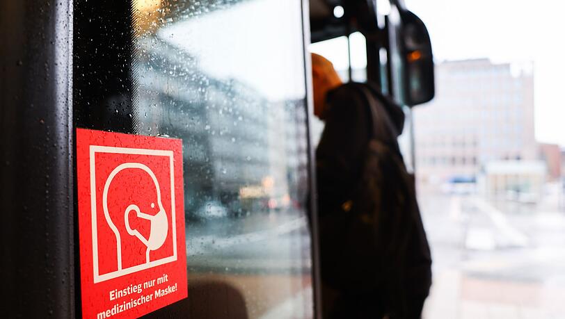 Ist bald in mehreren Bundesländern Geschichte: Das Tragen einer Maske im Bus.