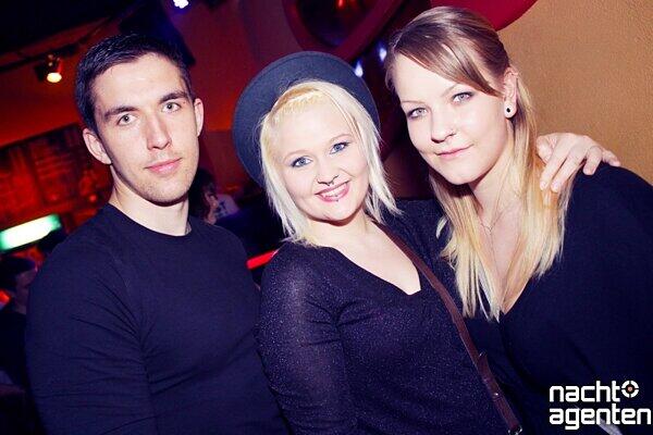 "Party, Eimer, Weiber und ne Bier mit Lorenz Büffel: Der freitag in der Naga. Mehr Bilder finden Sie unter: www.nachtagenten.de
