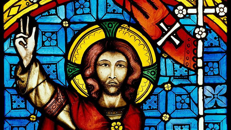Der auferstandene Jesus auf einem Kirchenfenster. Der auferstandene Jesus auf einem Kirchenfenster.