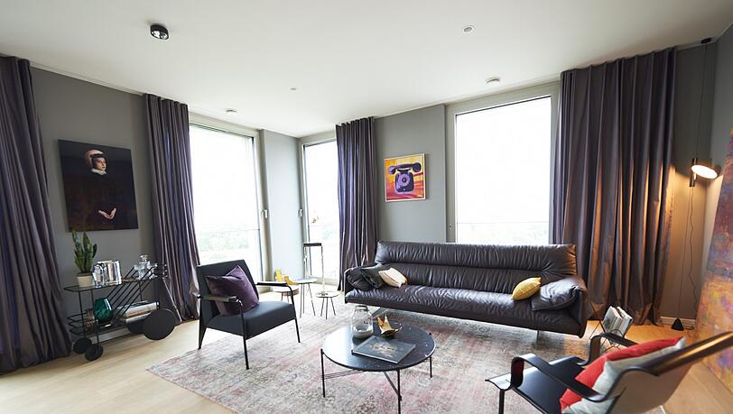 Ein Wohnzimmer, das zeigen will, dass hier jemand mit Geschmack lebt: die Wohnung „Style“. Ein Wohnzimmer, das zeigen will, dass hier jemand mit Geschmack lebt: die Wohnung „Style“.
