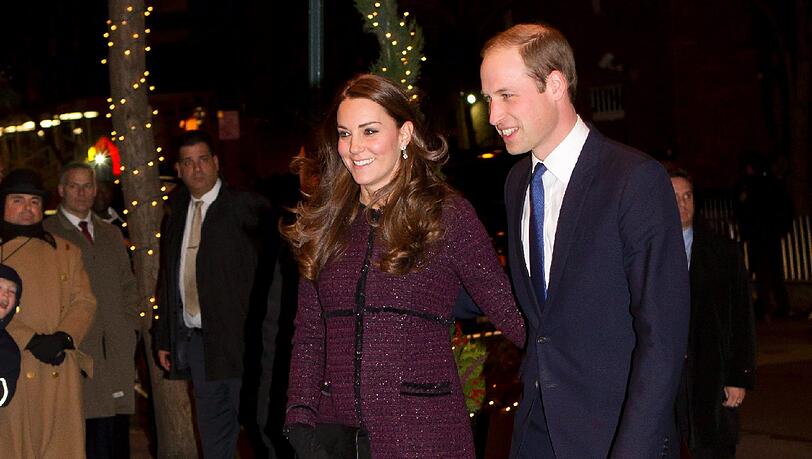 Kate und William bei ihrer Ankunft in New York vor dem Luxushotel Carlyle in Manhattans Upper East Side. Kate und William bei ihrer Ankunft in New York vor dem Luxushotel Carlyle in Manhattans Upper East Side.