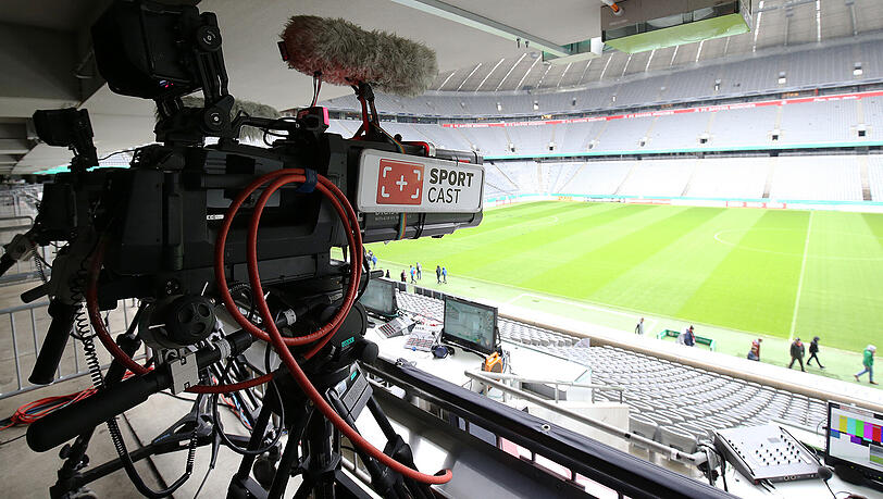 Fernsehkamera in der Allianz Arena. Fernsehkamera in der Allianz Arena.