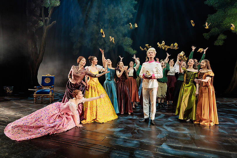 Kommen Sie mit auf den k&ouml;niglichen Ball und tr&auml;umen Sie mit Cinderella von der gro&szlig;en Liebe.